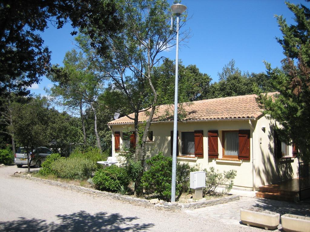 Bungalow Claret Vacquières Buitenkant foto