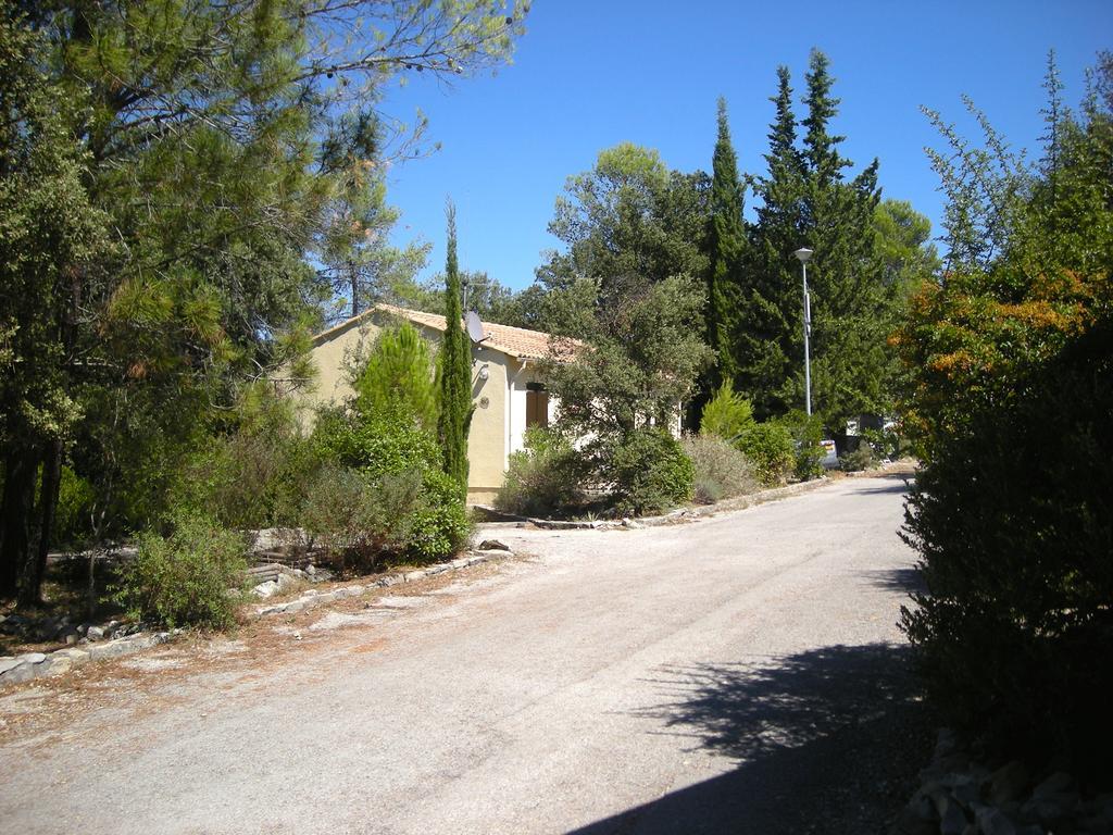 Bungalow Claret Vacquières Buitenkant foto